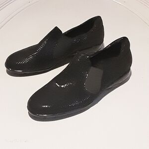 VANELI SPORT WOMEN'S SHOES .SIZE 9W. Elegant Blac Loafers